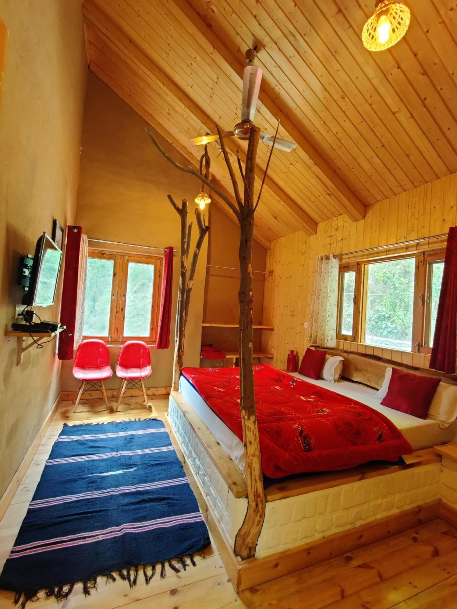 Banjār Offbeat Abodes - Tirthan Valley מראה חיצוני תמונה